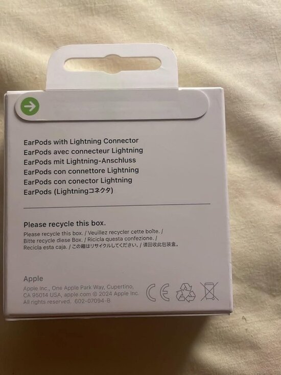 Apple Other - Apple EarPods with Lightning Connector